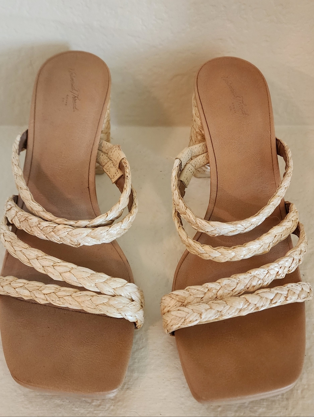 Universal Threads Wedges - Picture 2 of 4